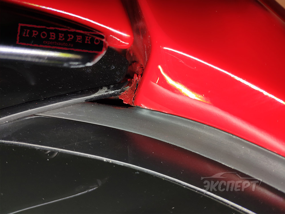 Трещина Ferrari 550 Maranello