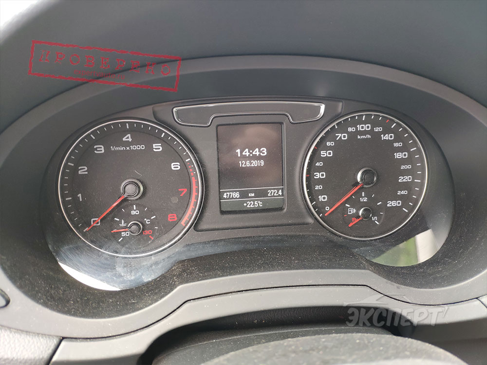 Приборная панель Audi Q3 8U