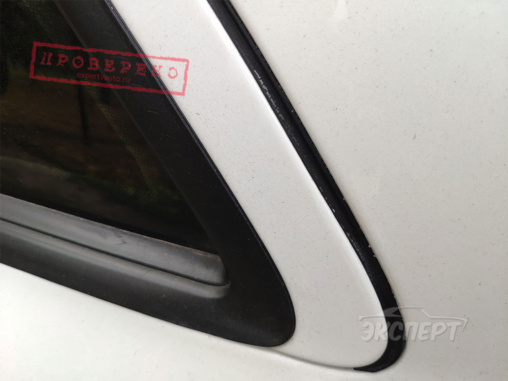 Окрашены резинки молдингов Audi Q7 4L