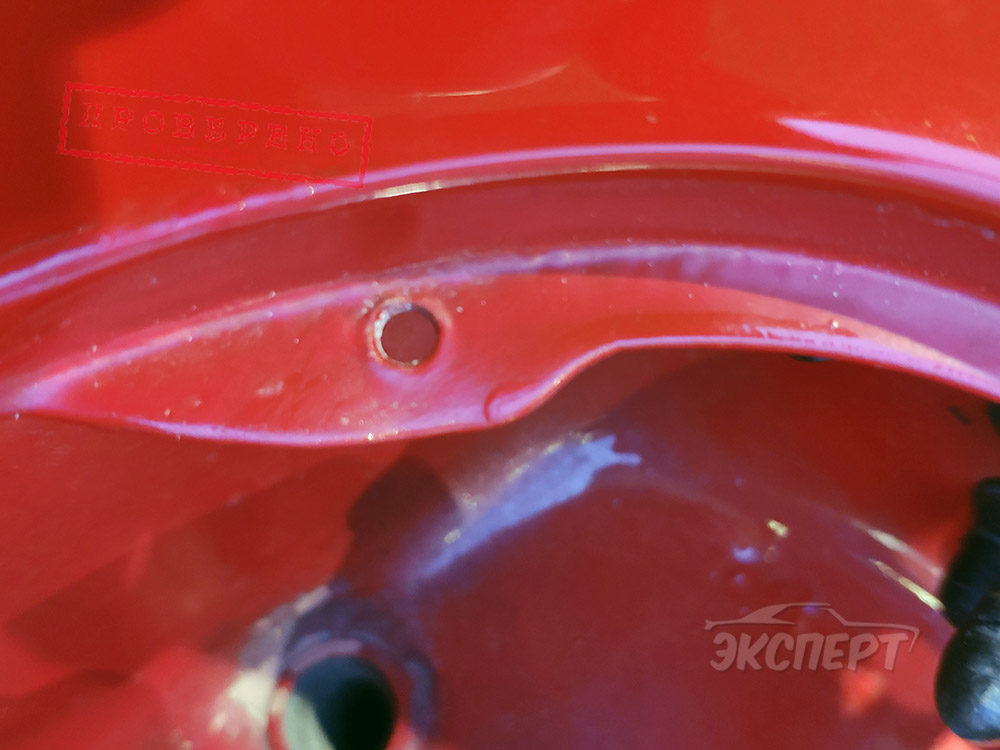 Подтек краски Ferrari 550 Maranello