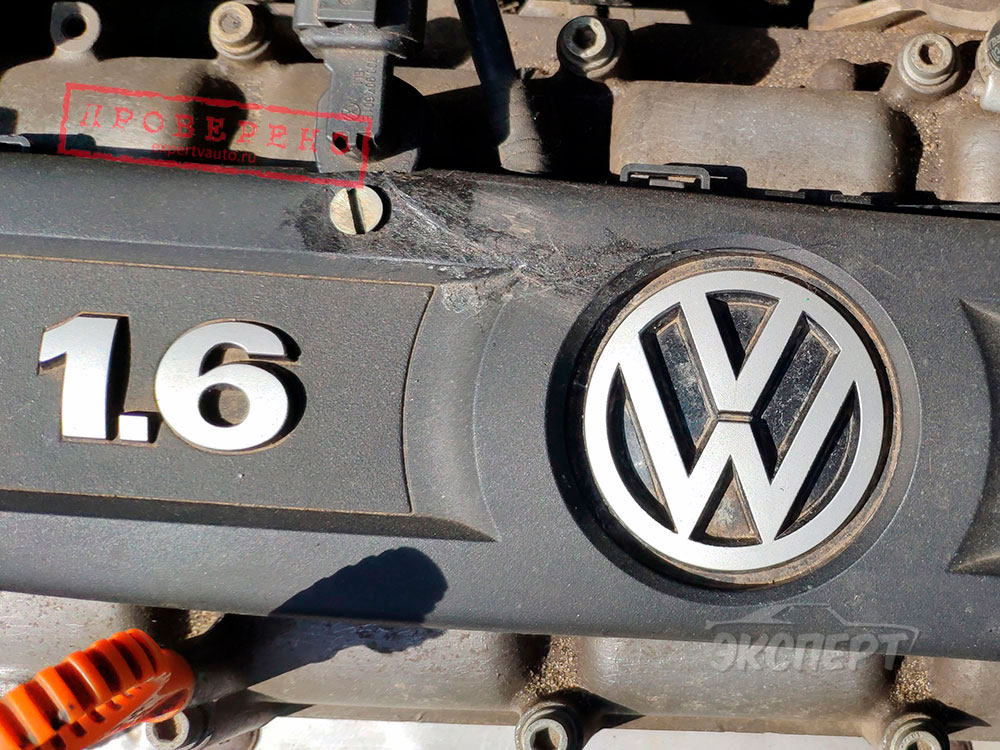 Крышка двигателя сломана Volkswagen Polo