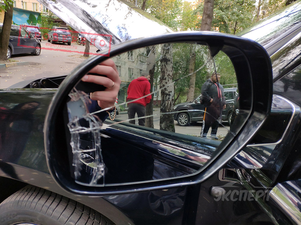 Зеркало разбито Cadillac Escalade 3