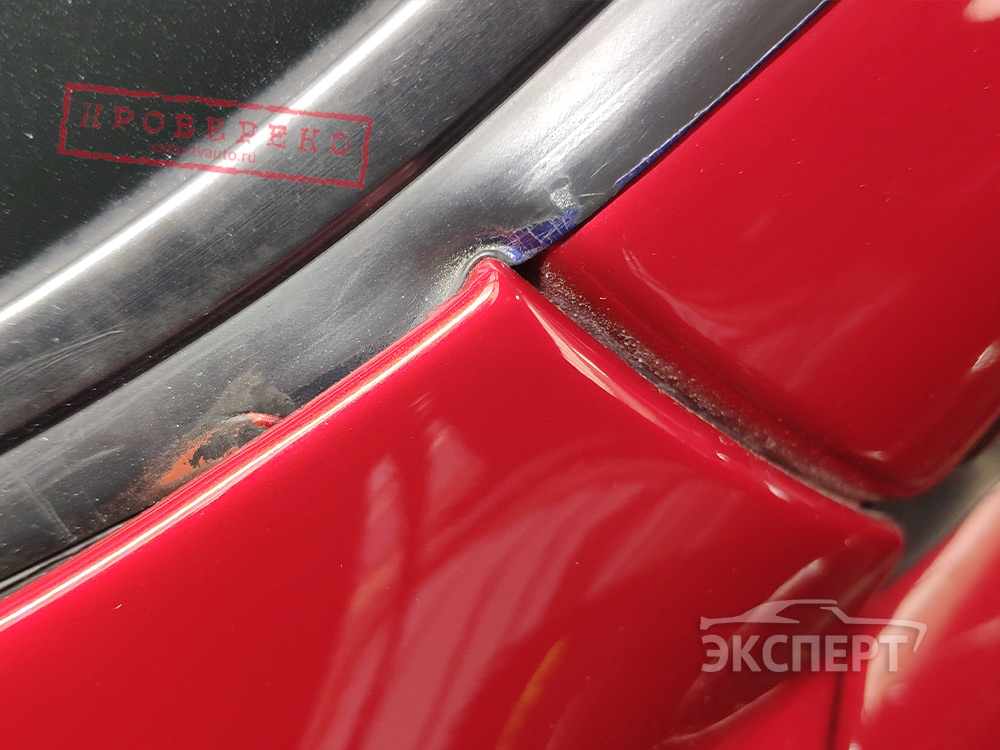 Закрасили уплотнитель стекла синей краской Ferrari 360 Modena