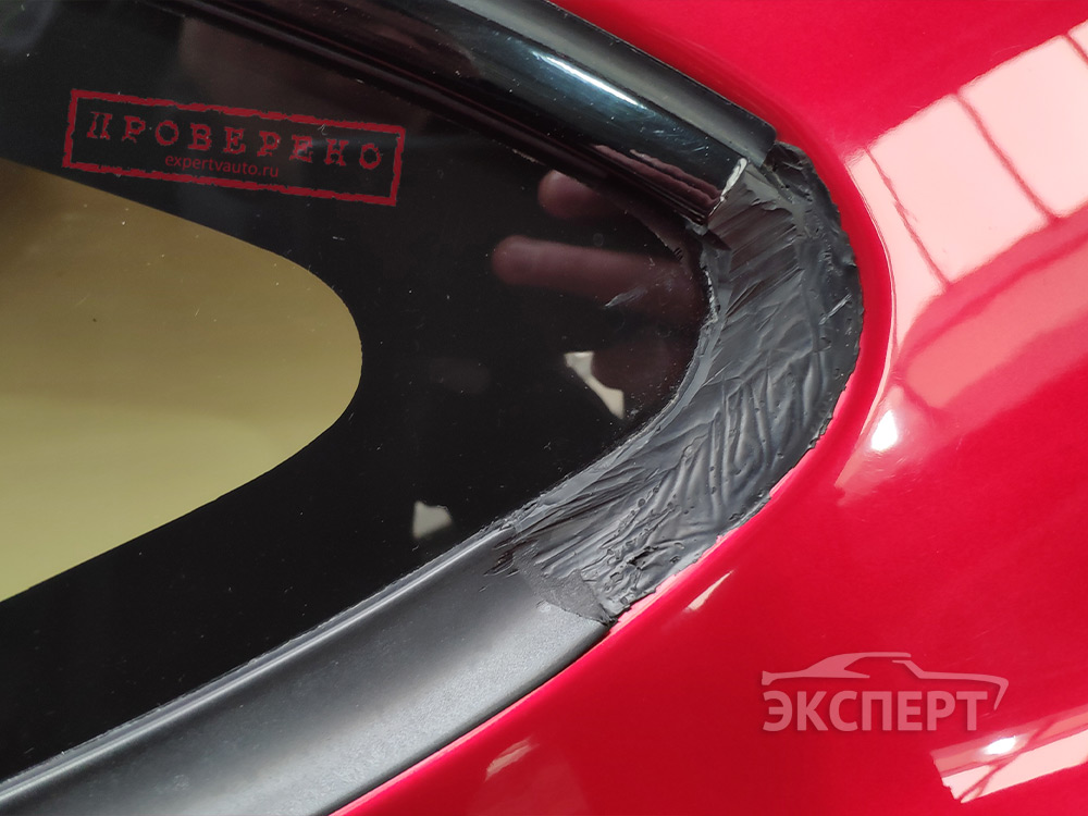 Левый молдинг срезан ножом Ferrari 360 Modena