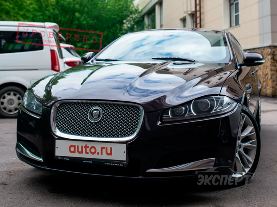 Фото спереди Jaguar XF