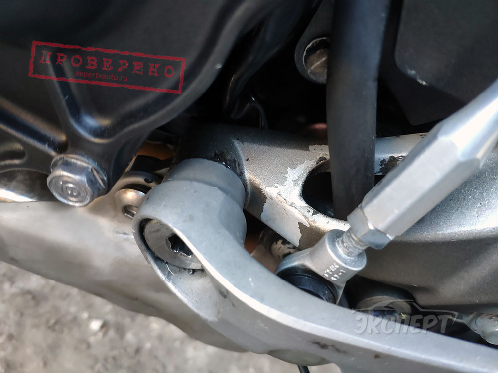 Отваливается краска Honda CB 1000R