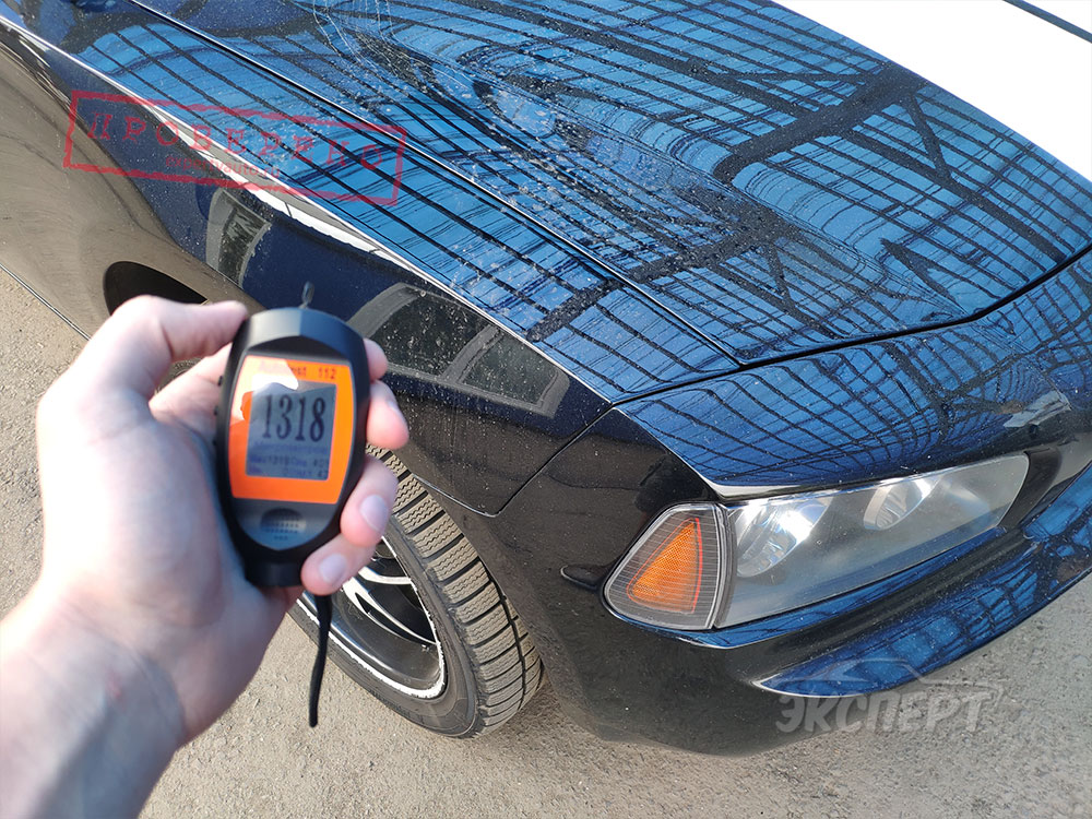 Показания толщины микрометра лакокрасочного покрытия на переднем правом крыле Dodge Charger V