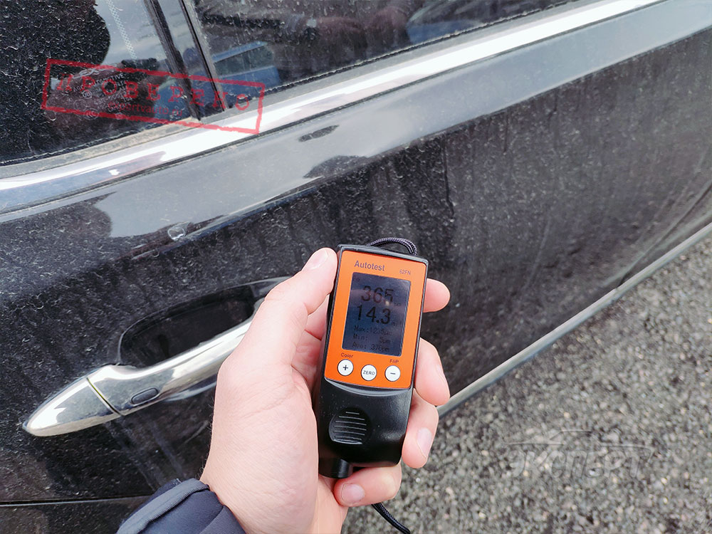 Измерение толщиномера ЛКП в микрометрах задней правой двери Lexus LS 460