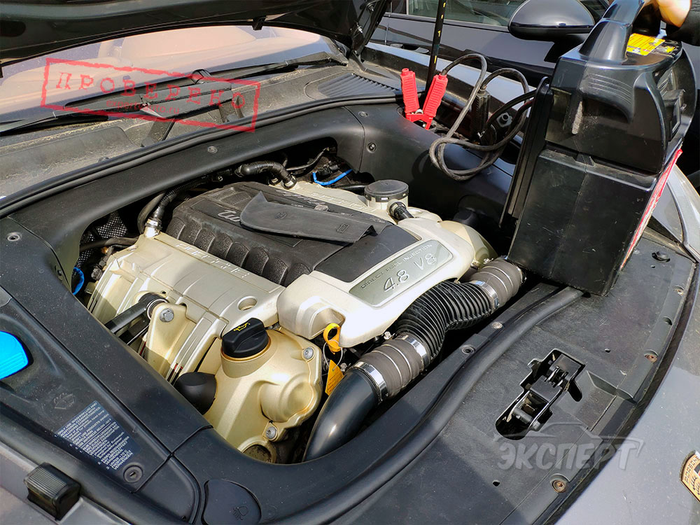 Заведение с бустера пуско-зарядного устройства Porsche Cayenne