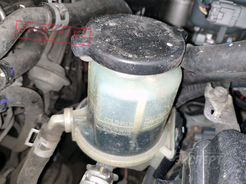 Жидкость на минимуме в бачке ГУР Toyota Land Cruiser Prado 150