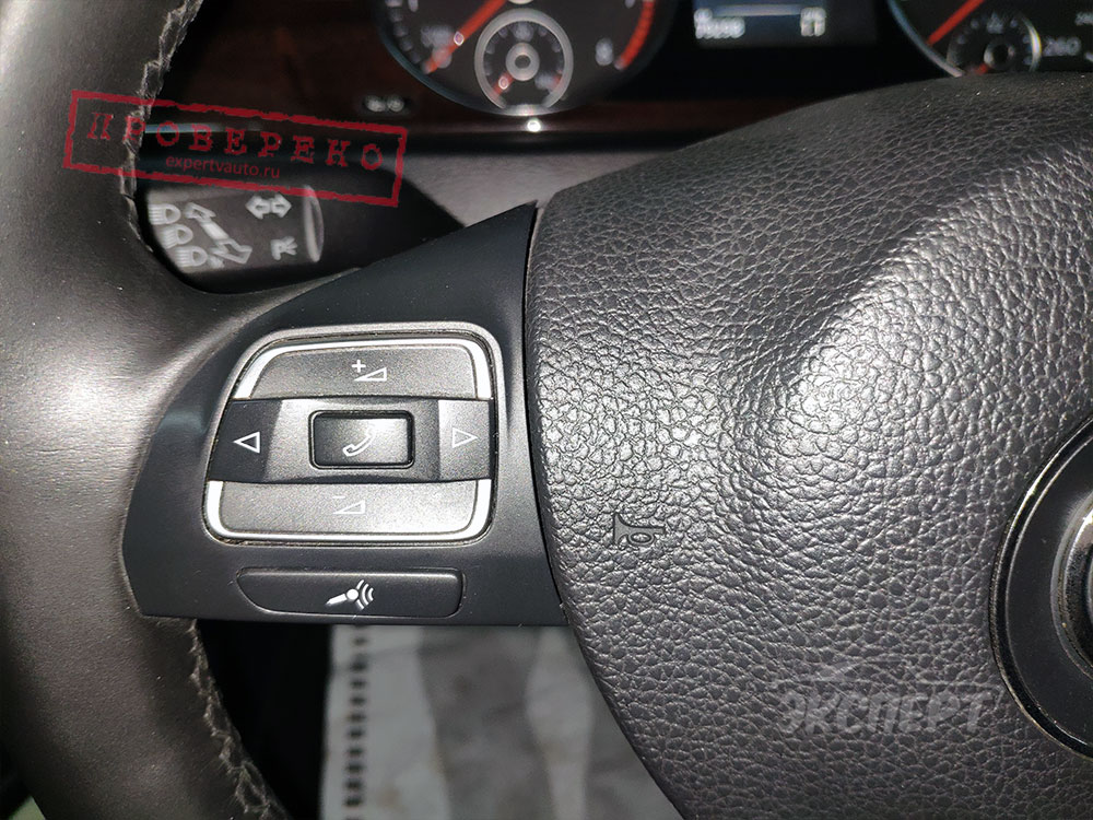 Зазор у подушки безопасности Volkswagen Passat B7